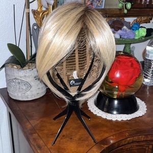 💰SOLD💰Belle Tress Wig